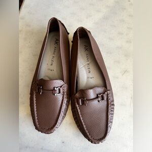 Anne Klein Taupe Brown Pebbled Leather Driving Loafers